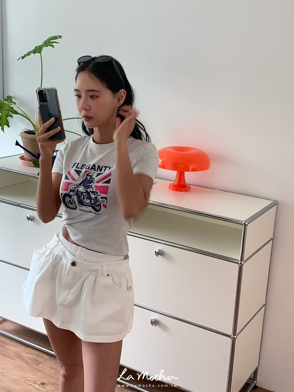 國旗騎士字母圓領上衣